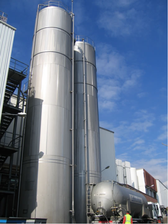  Silo Sterling Steel 22 Meters (Silo стерлингов Сталь 22 метров)