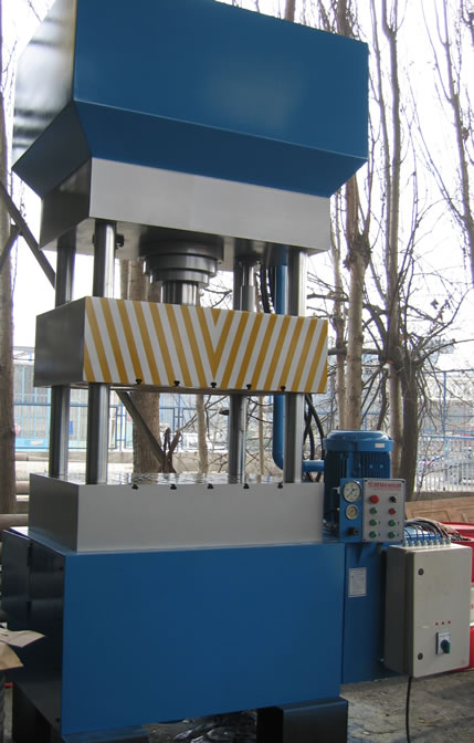  Hydraulic Deep Drawing Press With Double Efect (Hydraulische Tiefzieh-Presse mit Double Efect)
