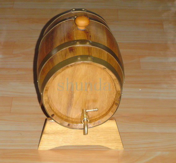  Oak Wine Barrel With Gold Rings (Oak Wine Barrel With Gold Rings)