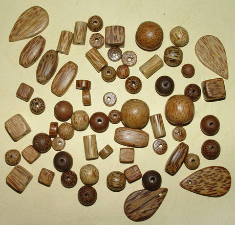  Wood Beads (Perlen)