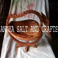  Wooden Handicrafts (Artisanat en bois)