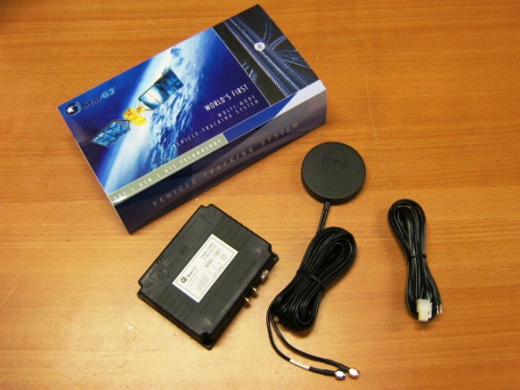  GPS / GSM / Gis Vehicle Tracking System & Device