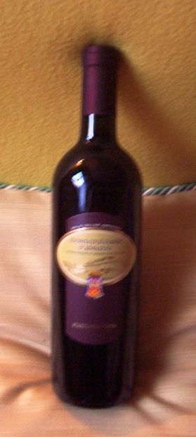  Italian Red Wine Montepulciano D`abbruzzo (Italienischer Rotwein Montepulciano d`Abruzzo)