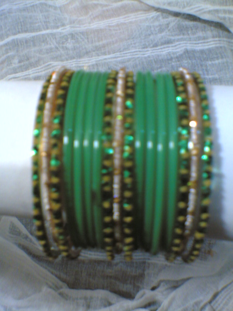  Glass Bangles (Стеклянные браслеты)