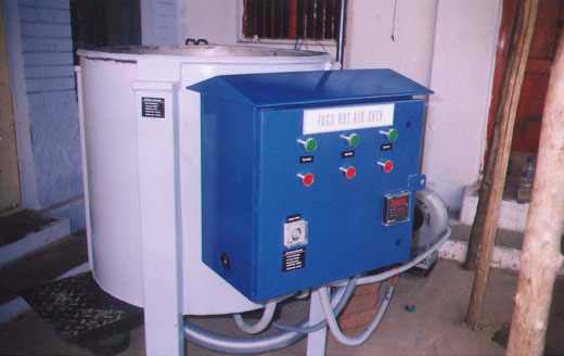  Centrifuge Cum Hot Air Oven (Zentrifuge Cum Heißluftofen)