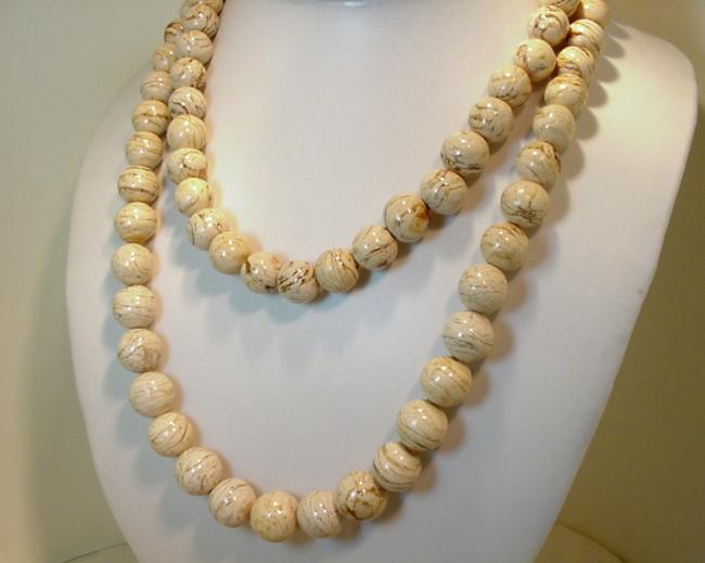  White Beige Amber Necklace & Beads (Blanc Beige Collier d`ambre et de perles)