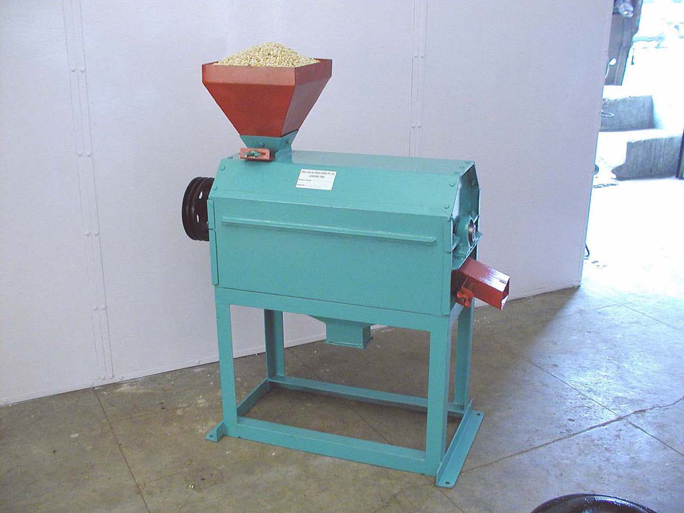  Maize Huller (Кукуруза Huller)