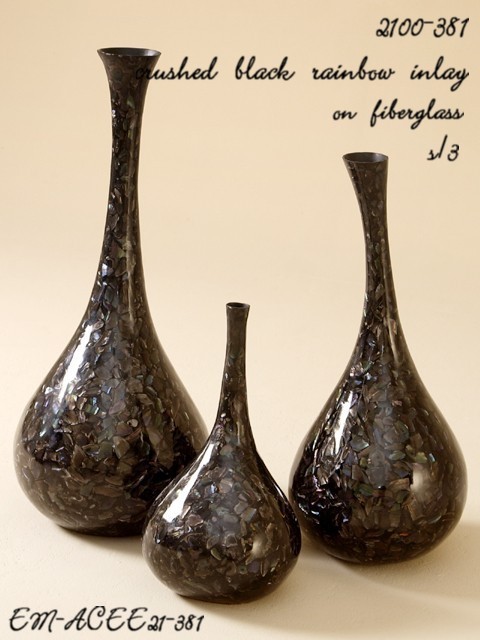 Metal Vases (Vases en métal)