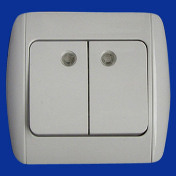  Two-Way Switch Illuminated (Два-позиционный переключатель освещения)