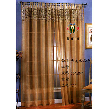  Embroidered Curtain (Rideau brodé)