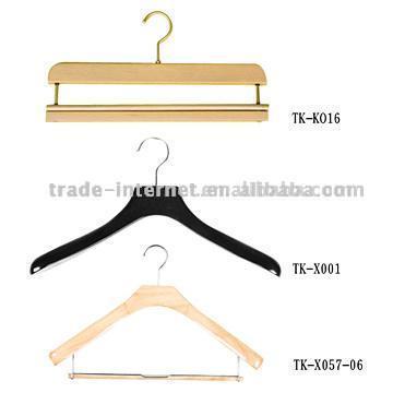  Wooden Hangers (Cintres en bois)
