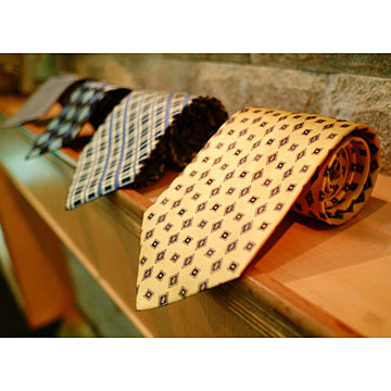  Silk Ties / Scarves (Cravates de soie, écharpes)