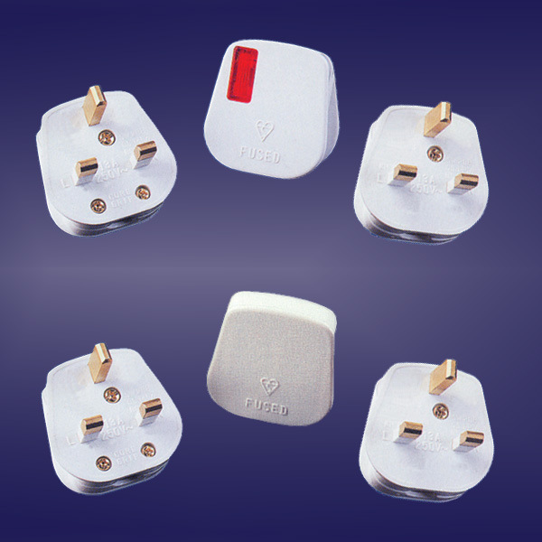  13A Fused Plastic Plugs (13A Fused plastique jacks)