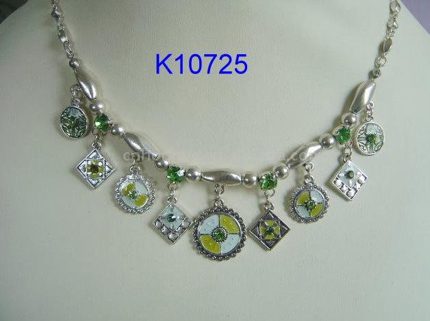  Necklace (Collier)