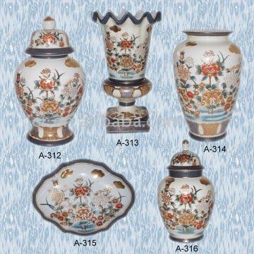 Hand-Painted Antique Ceramics with Flowery Pattern (Ручной росписи античной керамики с цветочным План)