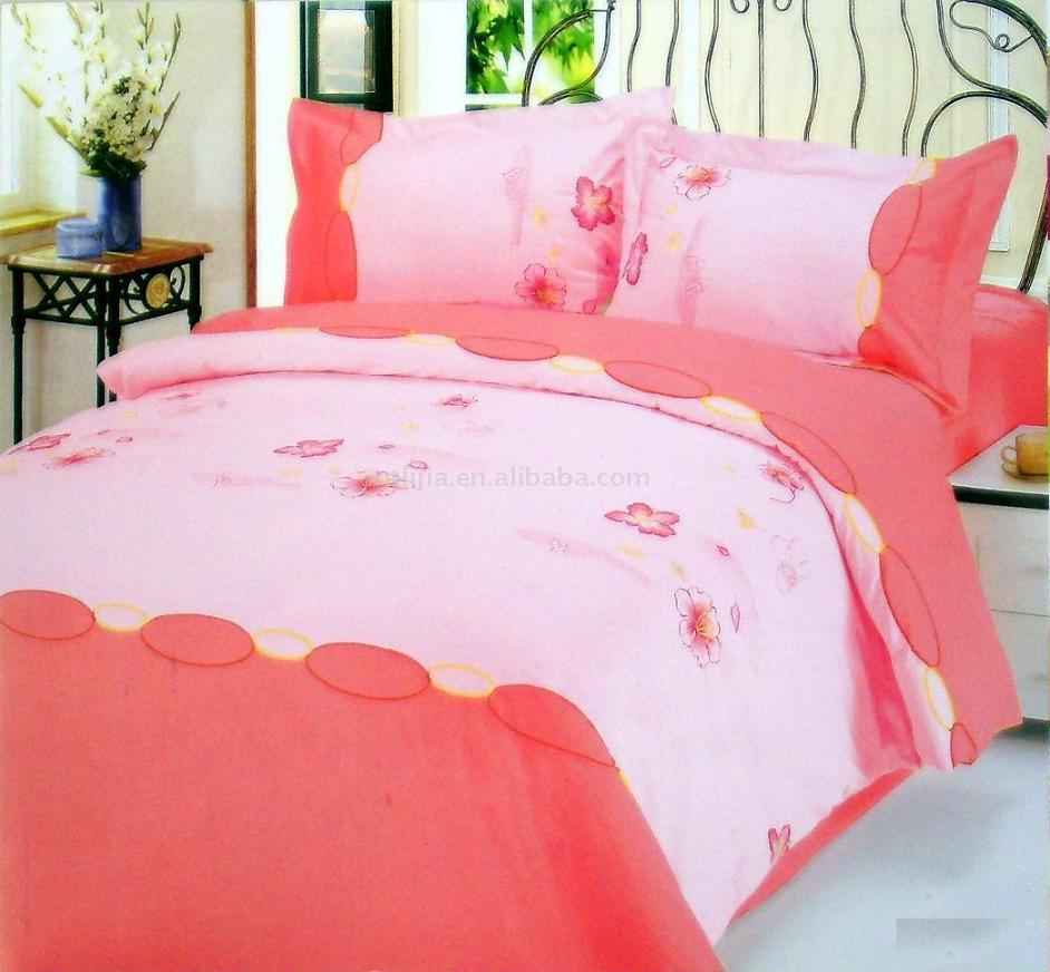  Embroidered Comforter Set (Couette brodée Set)