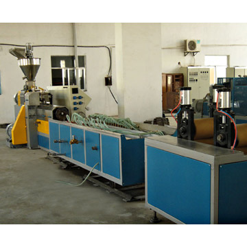  wood plastic compound profiles/sheet extrusion machine (дерево пластиковые профили соединения / машина экструзии листов)