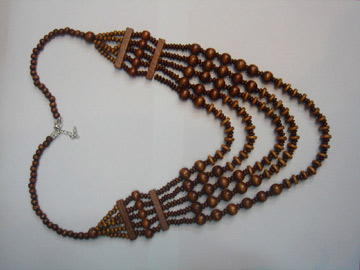  Wood Necklace (Collier en bois)