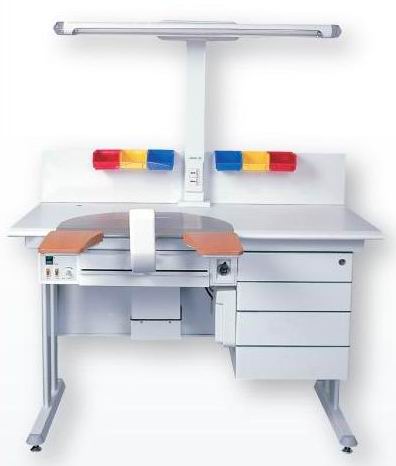  Laboratory Bench (Banc de laboratoire)