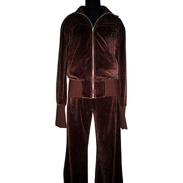  Women`s Jogging Suit (Женский спортивный костюм)