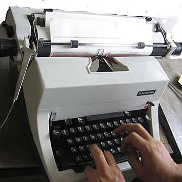  Typewriter (Machine  crire)