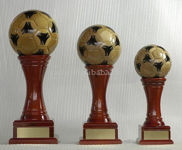  Wooden Trophies (Trophées en bois)