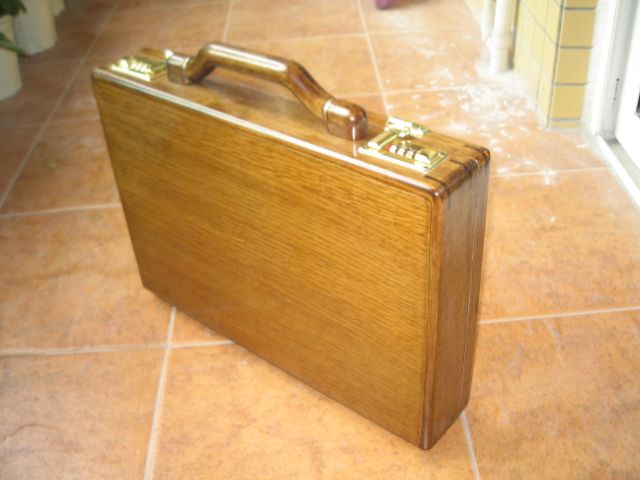  rubber wooden briefcase (caoutchouc mallette en bois)