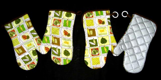  Oven Mittens (Four Moufles)