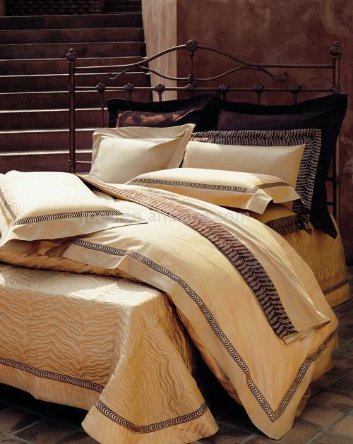  Embroidered Bedding Set ( Embroidered Bedding Set)