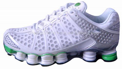  Sports Shoes (Chaussures de sport)