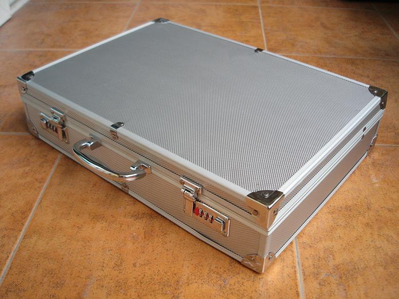  Aluminum Case (Aluminum Case)