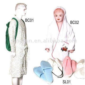  Bathrobe and Slippers (Peignoir et chaussons)