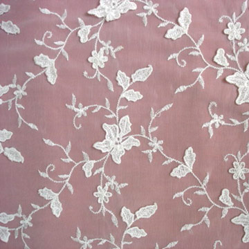  Embroidered Tulle (Tulle brodé)