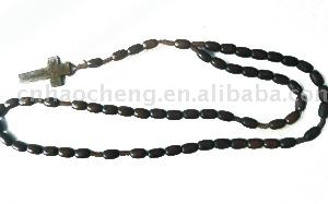  Wooden Necklace (Collier en bois)