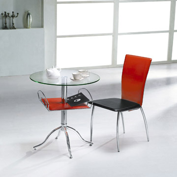  Table And Chair (Table et une chaise)