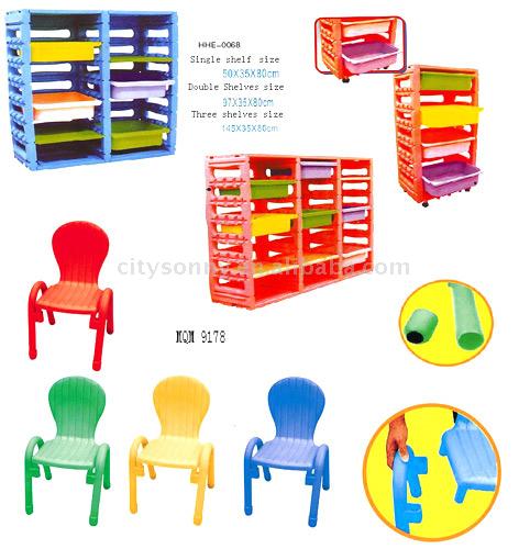  Toy Shelves and Chair (Toy Tablettes et président)