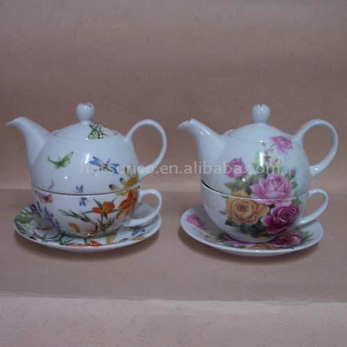  Porcelain Tableware / Cups And Saucers (Porcelaine Vaisselle / Tasses et Soucoupes)