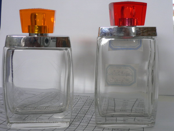  Perfume Bottle (Bouteille de parfum)