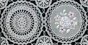  Lace Table Cloth (Lace Table Cloth)