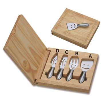  4pc Cheese Knife Set with Wood Box (4pc Couteau à fromage Set with Wood Box)