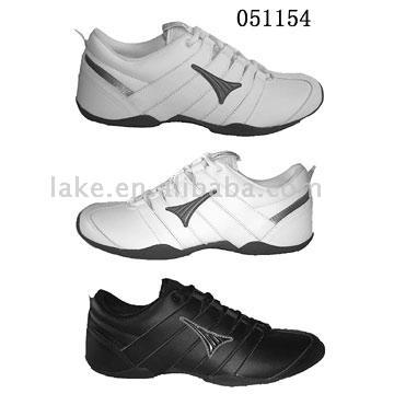  Sports Shoes (Спортивная обувь)