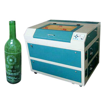  Laser Engraver Used for Engraving Winebottle (Лазерный гравер Используется для гравировки Winebottle)