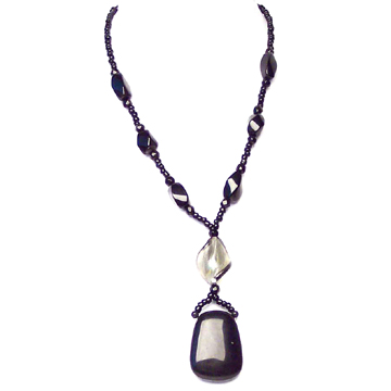  Necklace with Natural Stone and Glass (Collier avec pierre naturelle et verre)