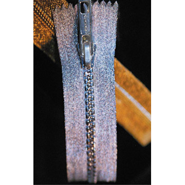  Plastic & Nylon Zipper with Sliver Tooth & Tapes ( Plastic & Nylon Zipper with Sliver Tooth & Tapes)