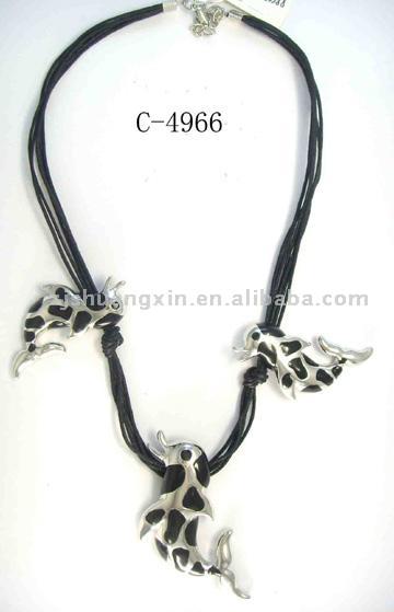  Necklace (Collier)