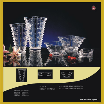 Diamond Designed Vase, Fruit Tray and Ashtray (Diamond Conçu Vase, Fruit Tray et Cendrier)