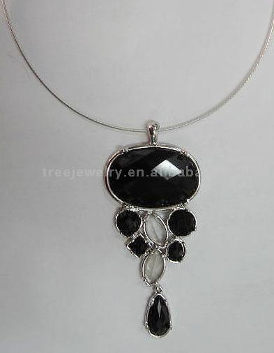  Necklace (Collier)