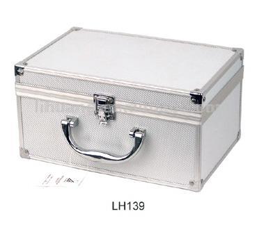  Tool Case (Инструментальном ящике)