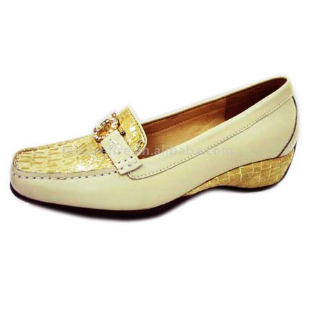  Women`s Casual Shoes ()