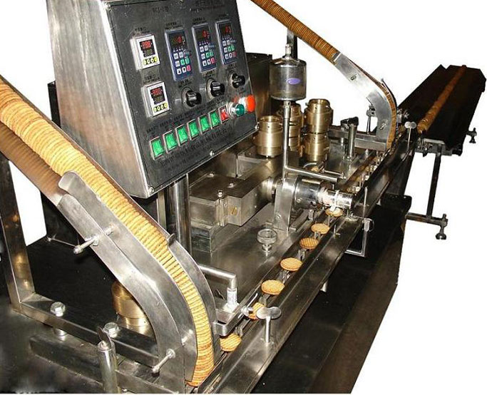  Biscuit Filling Machine (Biscuit Doseuse)